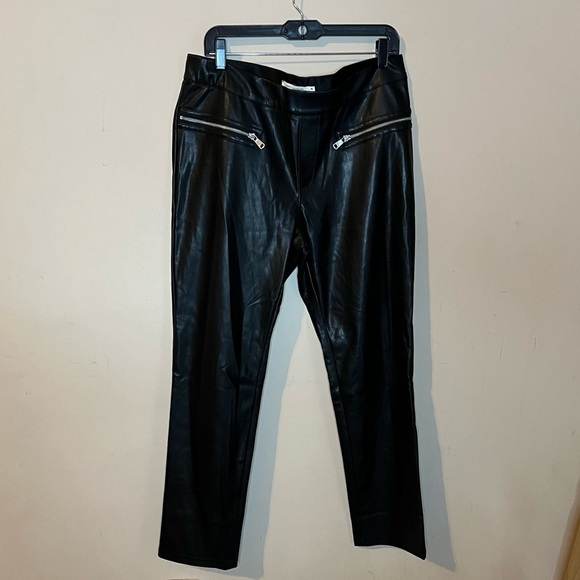NWOT Avec Les Filles Faux Black Leather Pants - Picture 2 of 6